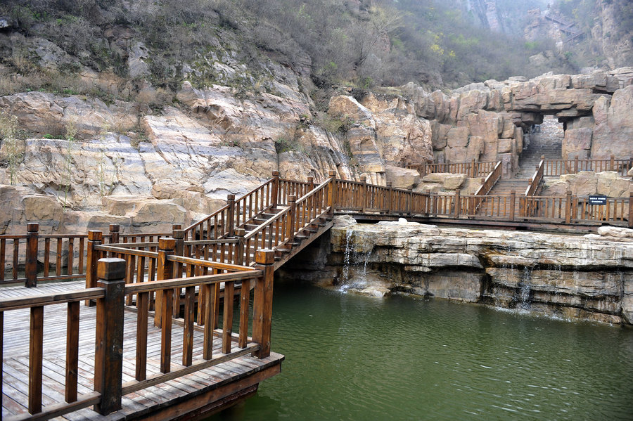 洛陽到(dào)黛眉山(shān)一(yī)日(rì)遊--黛眉山(shān)旅遊（洛陽黛眉山(shān)景區(qū)門(mén)票(piào)）