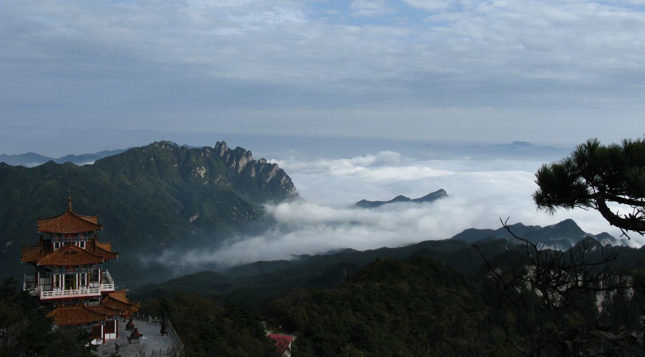 河(hé)南(nán)旅遊線路(lù)-洛陽白(bái)雲山(shān)