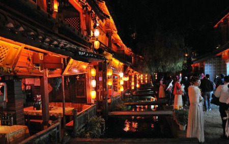 欣賞麗(lì)江美(měi)麗(lì)景色暢遊麗(lì)江（去(qù)玩(wán)麗(lì)江的(de)心情說(shuō)說(shuō)簡短(duǎn)）