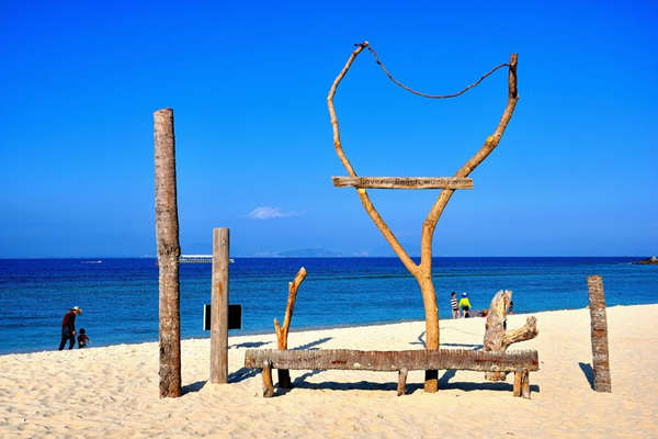 蜈支洲島、亞龍灣熱(rè)帶天堂森(sēn)林(lín)公園、天涯海(hǎi)角、南(nán)山(shān)佛教文(wén)化(huà)苑、椰田古寨、奧特萊斯文(wén)化(huà)旅遊區(qū)、萬嘉果植物(wù)園、博鳌海(hǎi)口往返海(hǎi)南(nán)5日(rì)遊（天涯海(hǎi)角到(dào)亞龍灣熱(rè)帶天堂森(sēn)林(lín)公園）