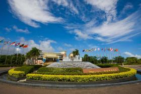 海(hǎi)南(nán)天涯海(hǎi)角、大(dà)小(xiǎo)洞天、分(fēn)界洲島、博鳌論壇永久會(huì)址特惠雙飛(fēi)5日(rì)遊（海(hǎi)南(nán)島天涯海(hǎi)角簡介圖片）