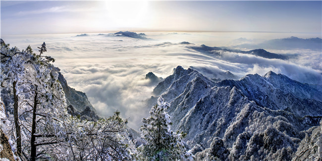 老(lǎo)君山(shān)的(de)雲海(hǎi) 雲遮千裡(lǐ) 霧鎖萬峰（老(lǎo)君山(shān)的(de)雲霧描寫）